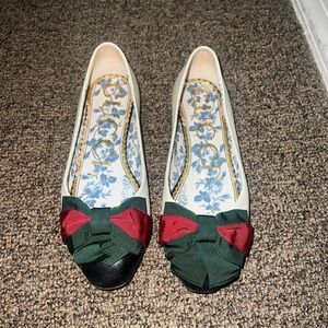 Gucci flats